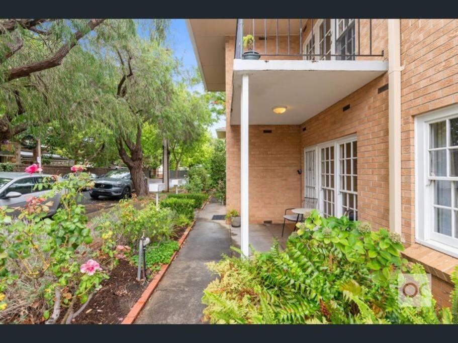 Six Kings - The Very Best Location Adelaide Exterior photo